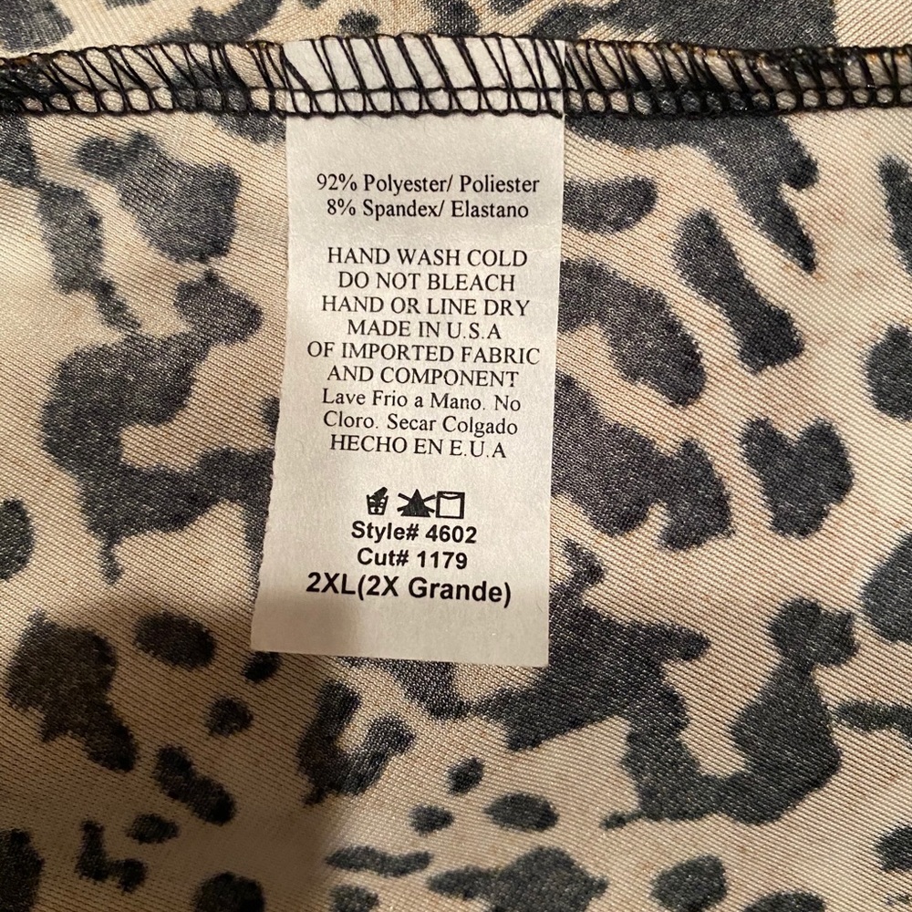 Leopard print blouse with long bell sleeve… - Picture 5 of 5